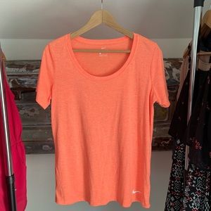 Nike DRI-FIT Women’s Short Sleeve Shirt Size L